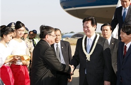 Thủ tướng Nguyễn Tấn Dũng bắt đầu chuyến thăm Campuchia